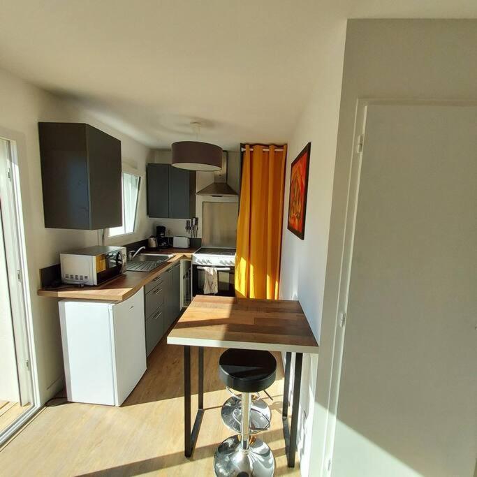 Studio Avec Terrasse Et Jardin A 100 M De La Plage Ploemeur Exterior photo